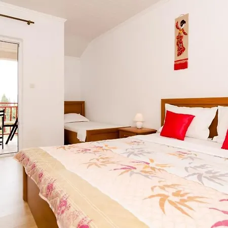 Otel Nikol *