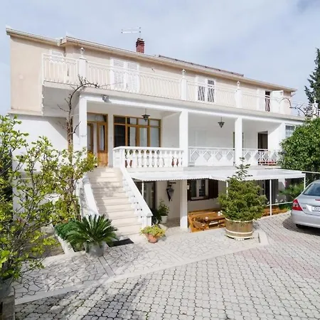 Nikol Otel